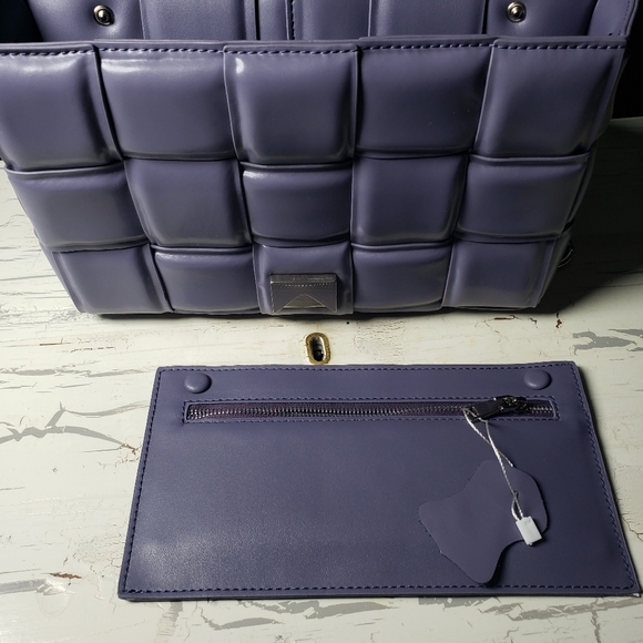 Inspired Shoulder Bag in Purple Cowhide with a Weighted Chain Strap - Picture 13 of 16